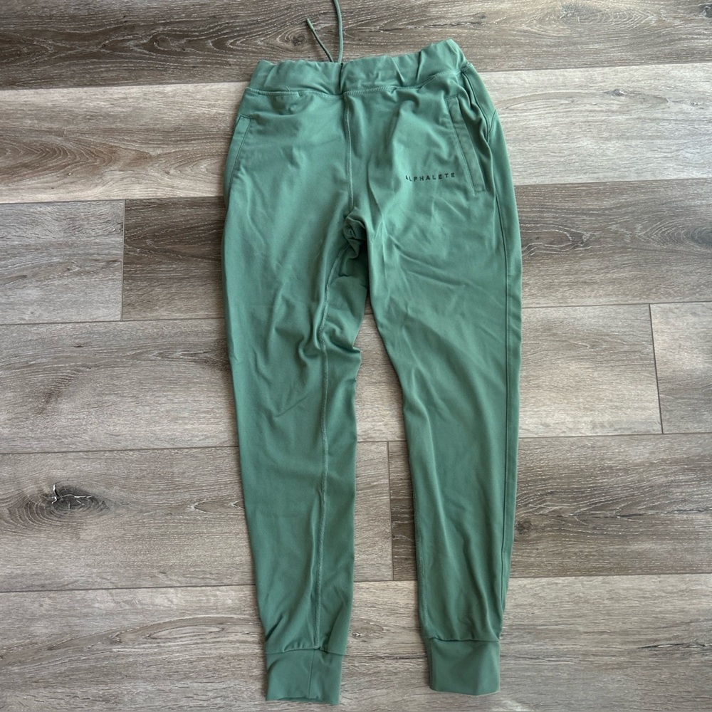 Alphalete Sage Green Joggers Size Small